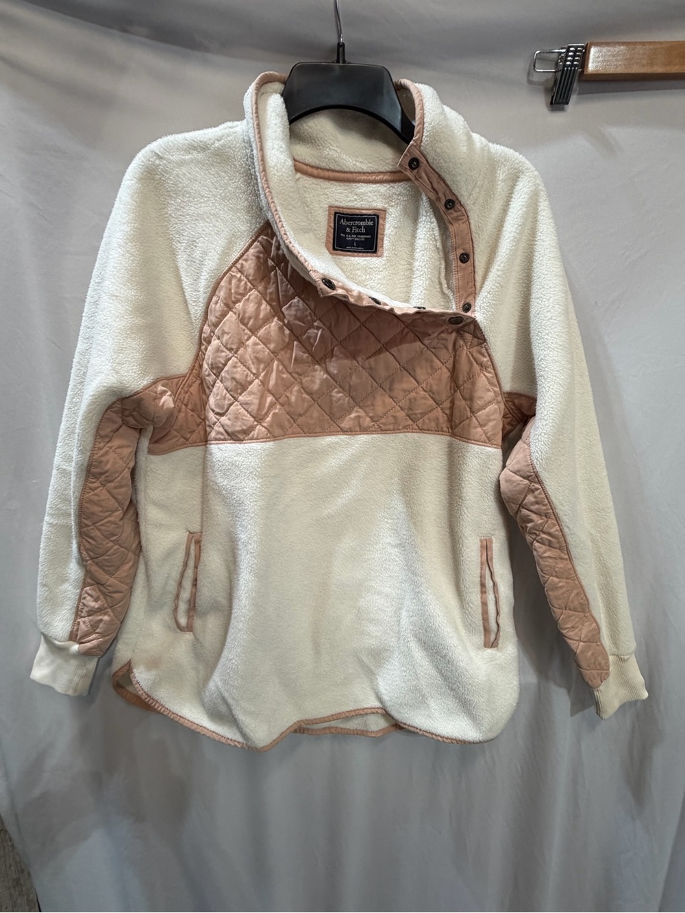 Abercrombie & Fitch Cream and Tan Quilted-Accent Turtleneck Pullover